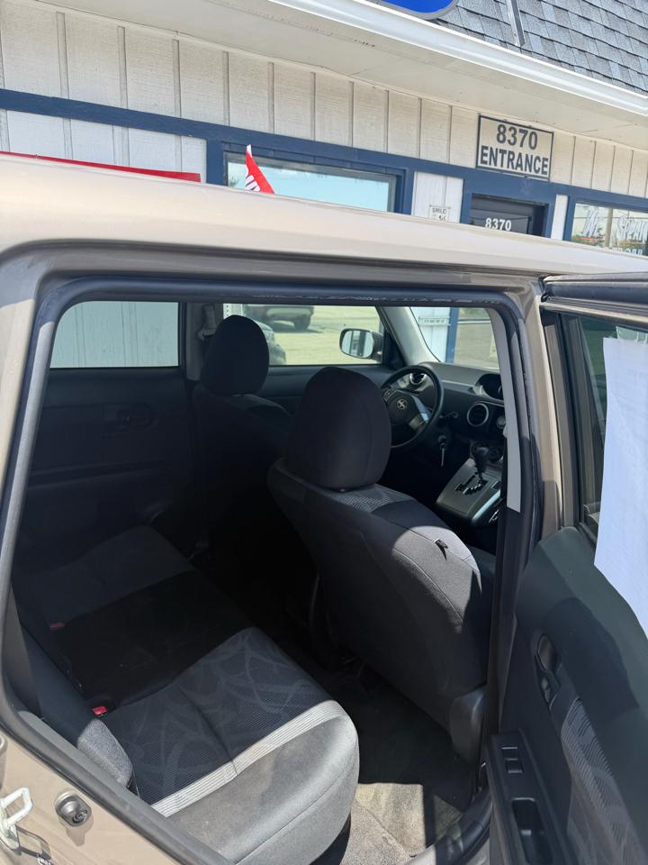 Scion xB  2011