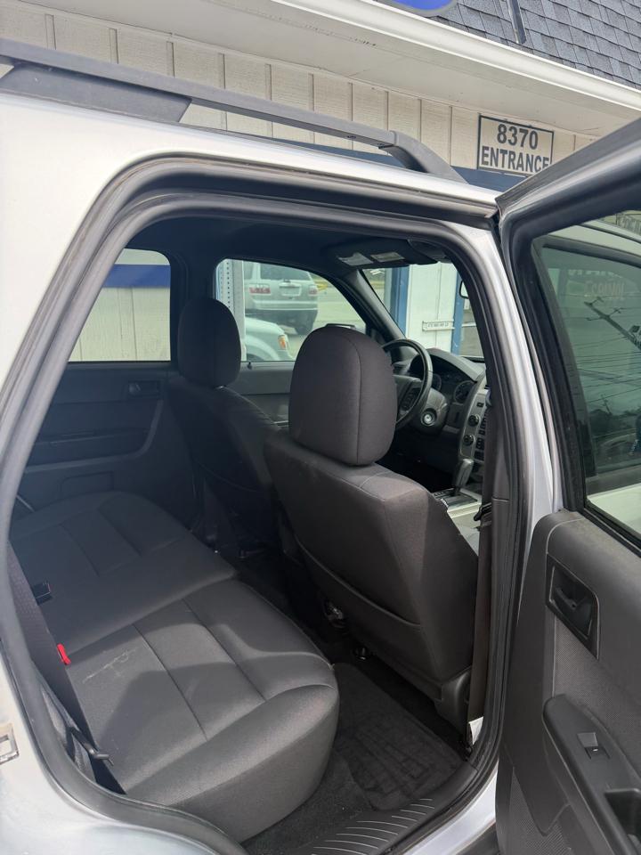 Ford Escape XLT FWD 2011