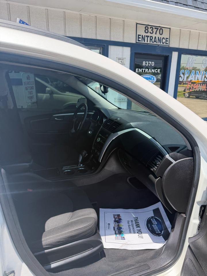 Chevrolet Traverse LT FWD 2011