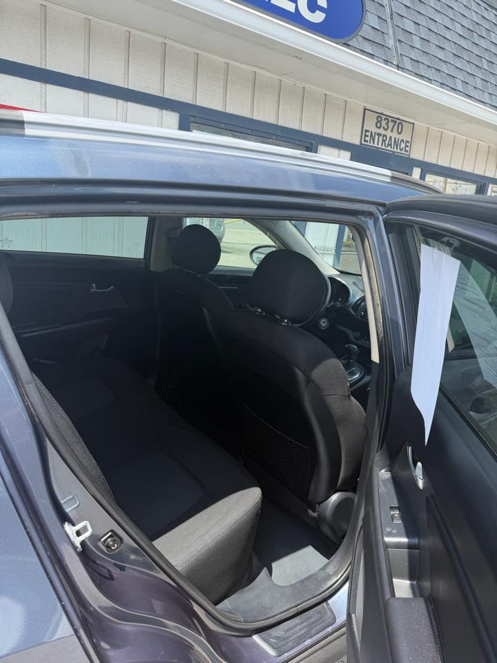 Kia Sportage LX FWD 2011