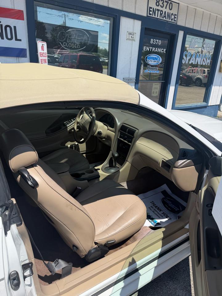 Ford Mustang Deluxe Convertible 2003