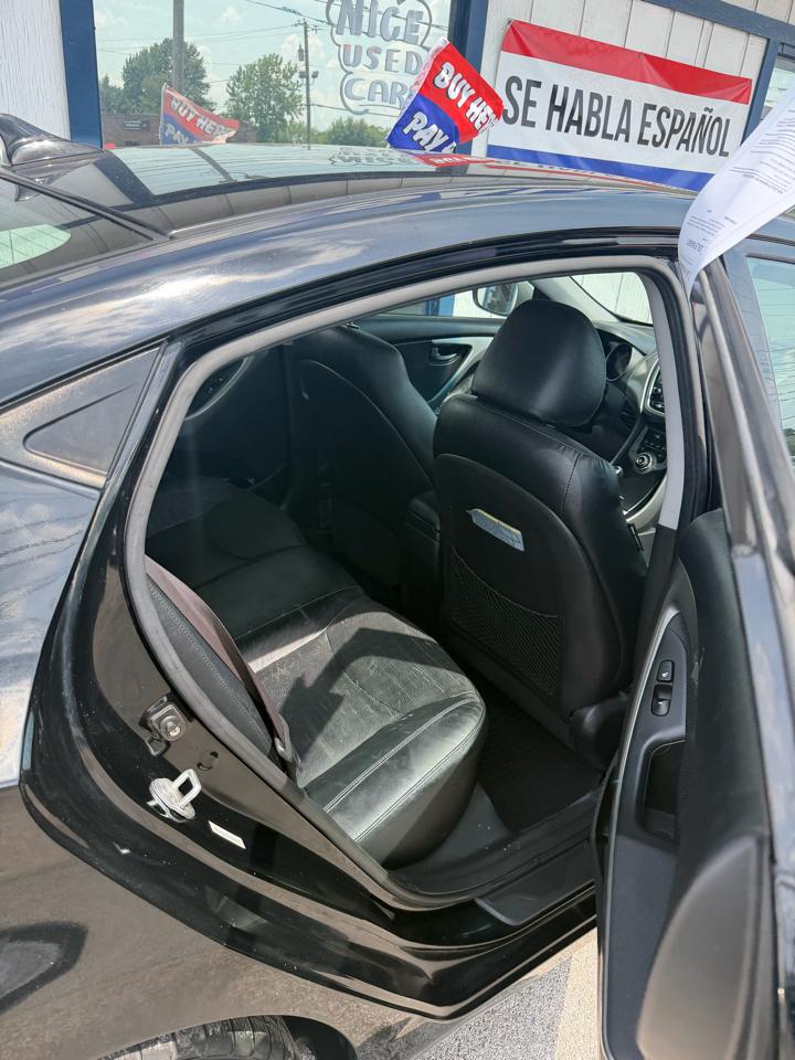 Hyundai Elantra GLS M/T 2013