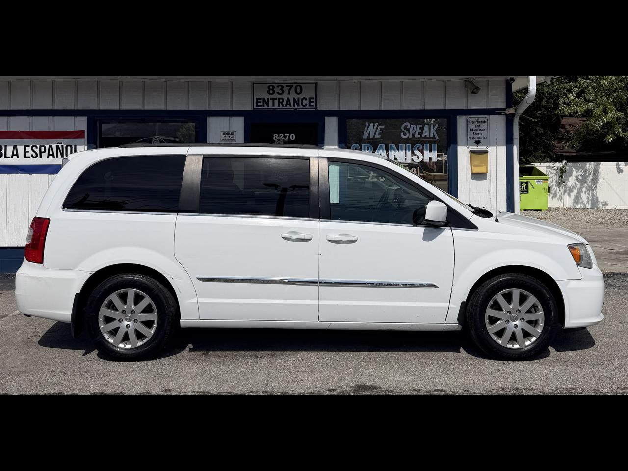2016 Chrysler Town & Country Touring