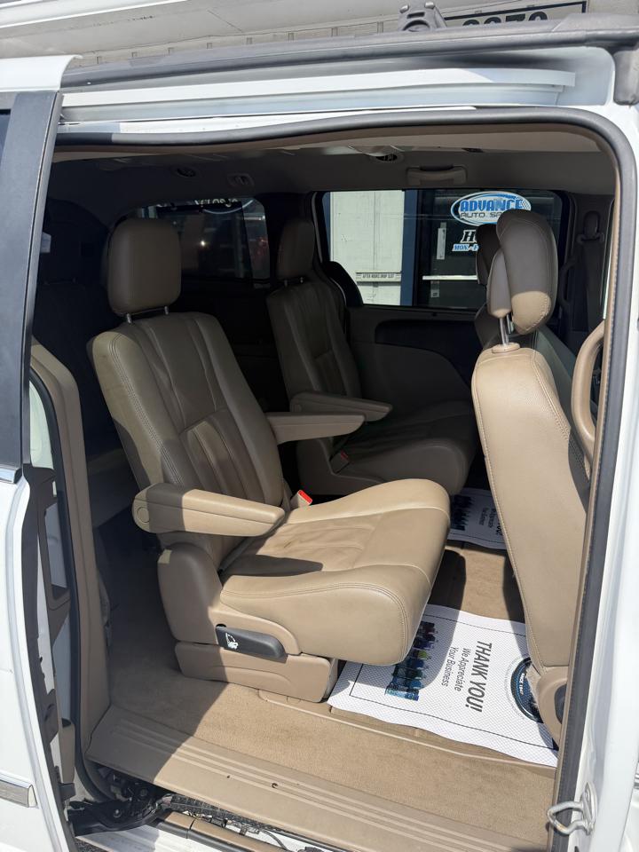 Chrysler Town & Country Touring 2016