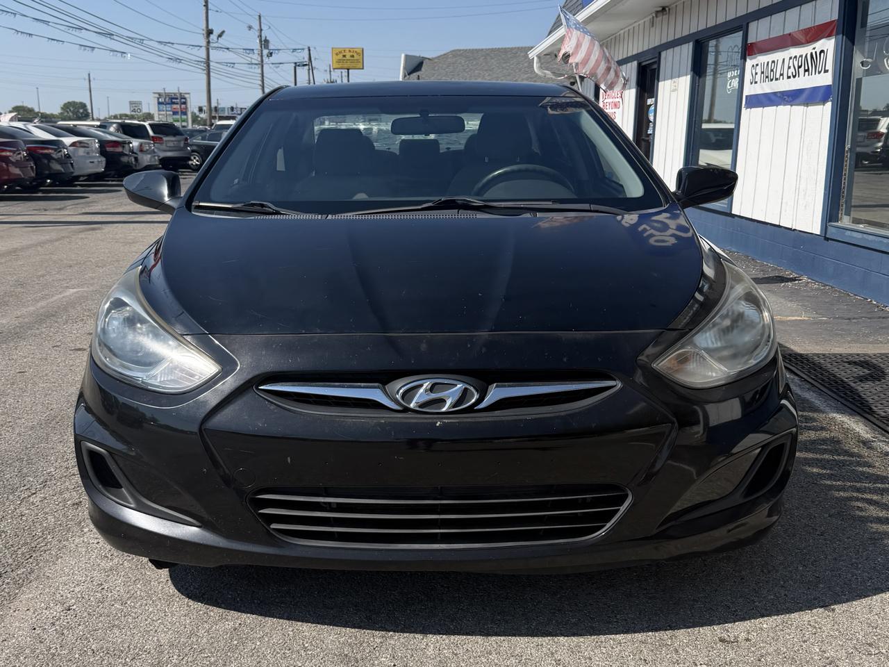 Hyundai Accent GLS 4-Door 2012