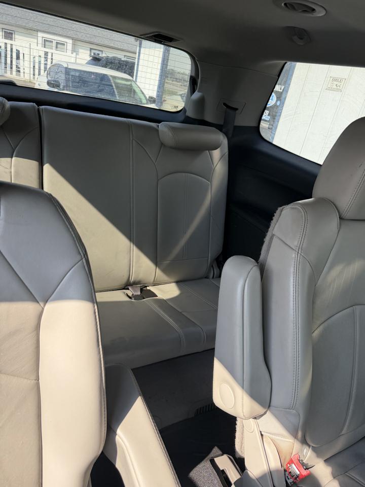 GMC Acadia SLT-2 AWD 2011