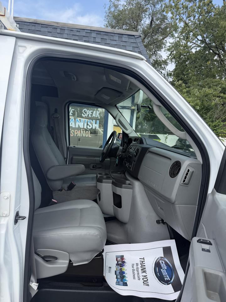 Ford Econoline E-150 2012