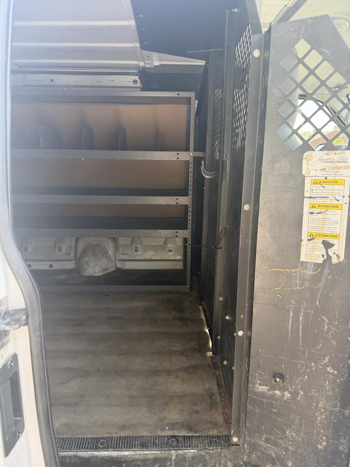 Ford Econoline E-350 Super Duty 2011
