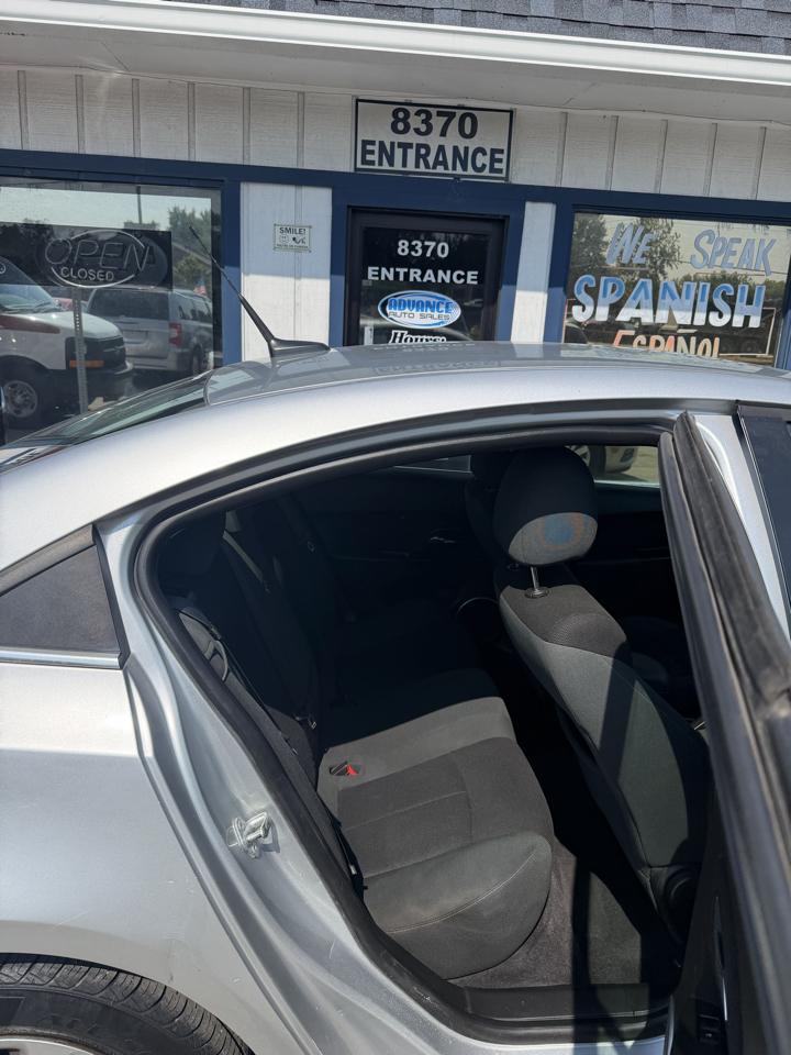 Chevrolet Cruze 1LT 2011