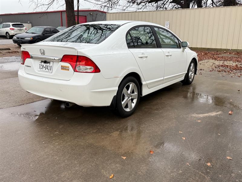 Honda Civic LX-S Sedan 5-Speed AT 2011