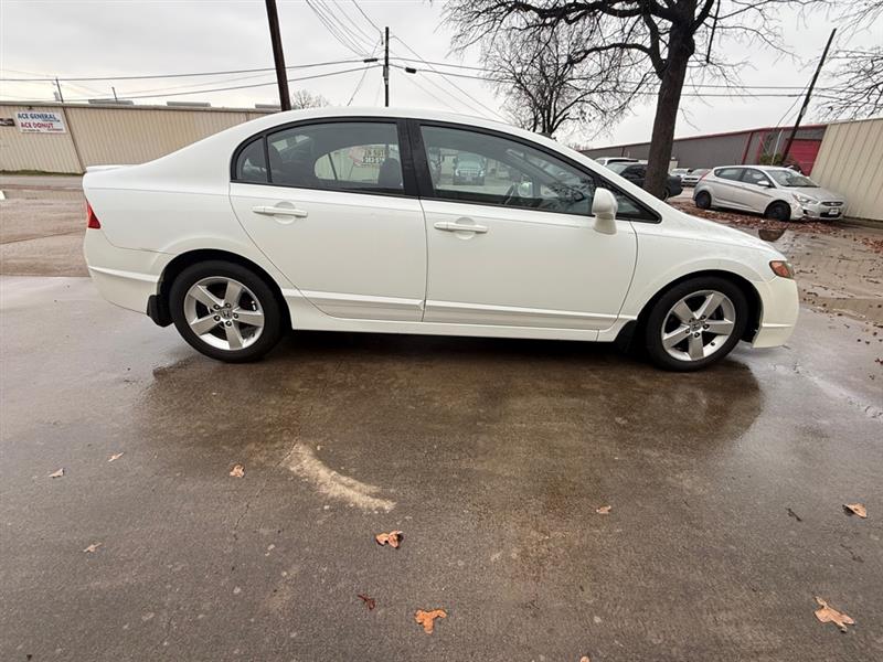 Honda Civic LX-S Sedan 5-Speed AT 2011