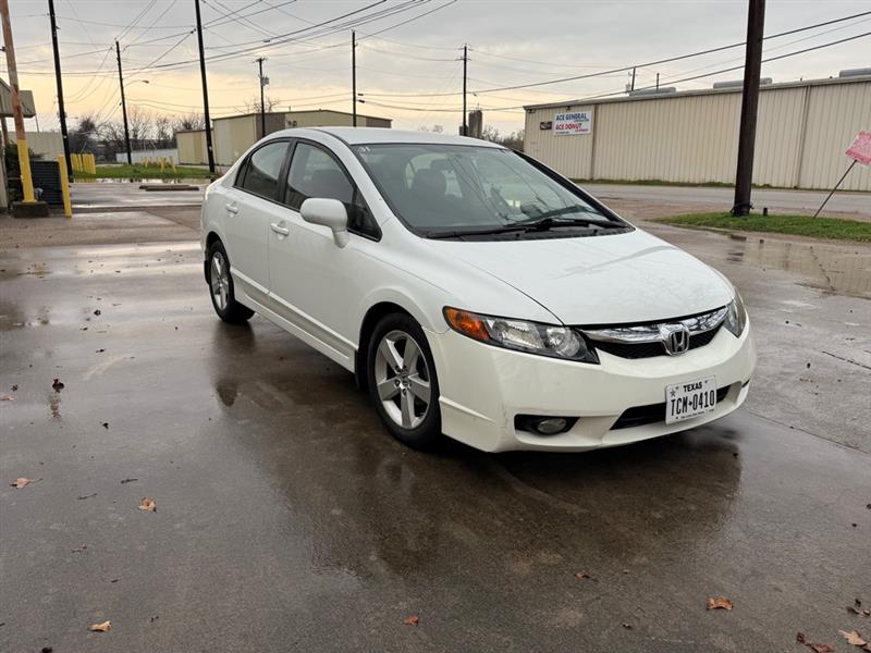 Honda Civic LX-S Sedan 5-Speed AT 2011