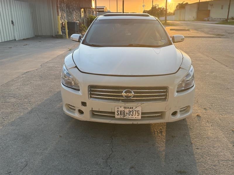 Nissan Maxima S 2010