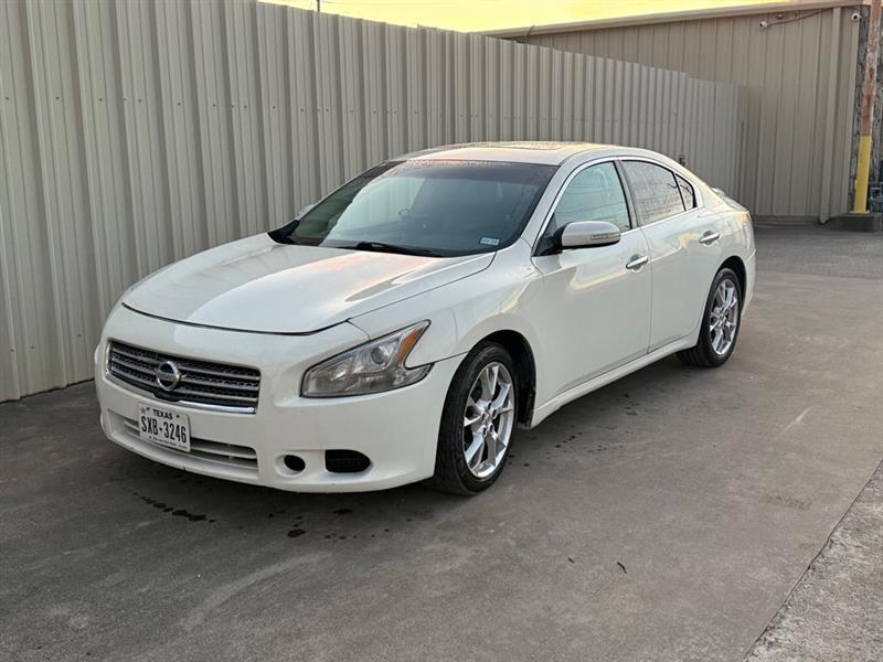 Nissan Maxima S 2012