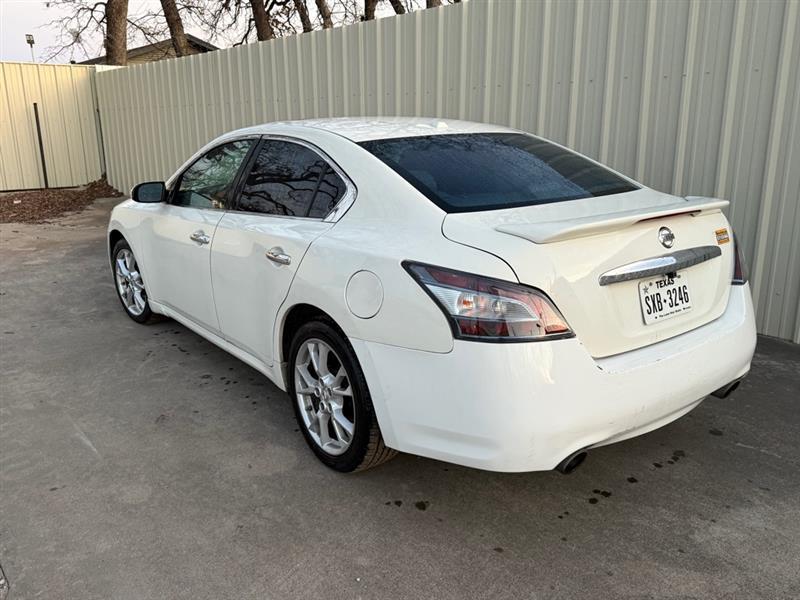 Nissan Maxima S 2012