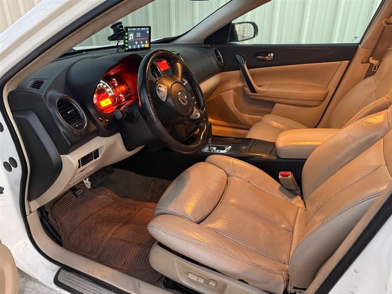 Nissan Maxima S 2012