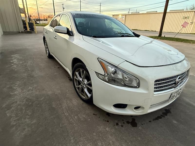 Nissan Maxima S 2012
