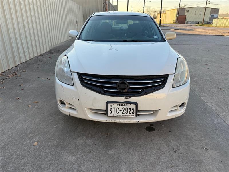 Nissan Altima  2011