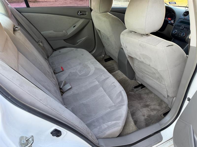 Nissan Altima  2011