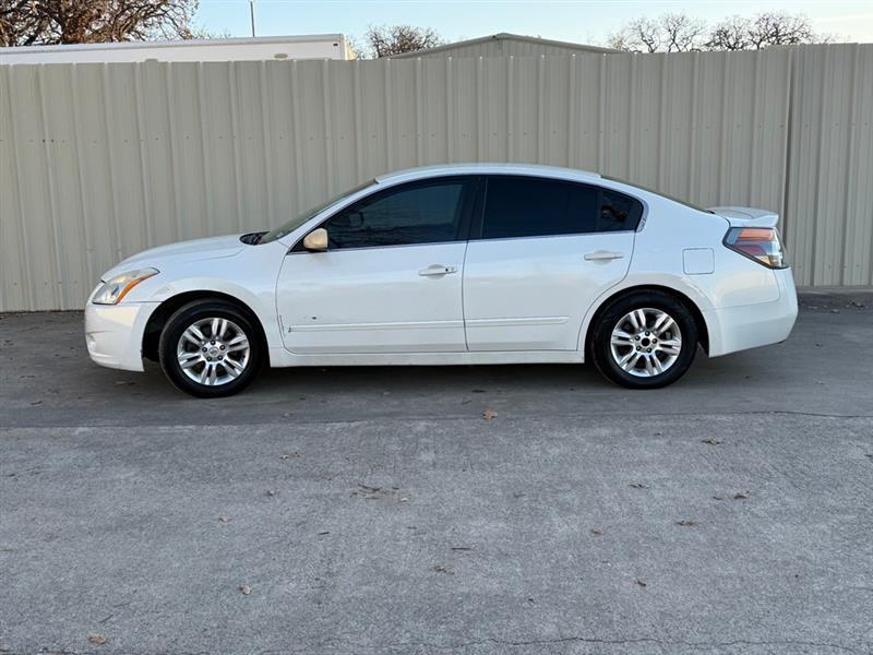 Nissan Altima  2011