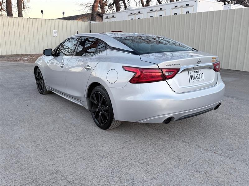 Nissan Maxima  2017