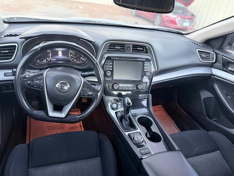 Nissan Maxima  2017