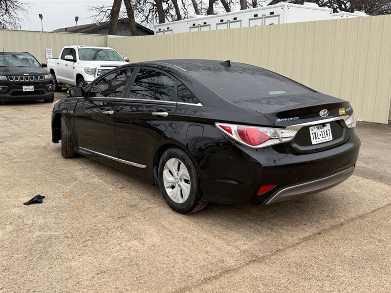 Hyundai Sonata Hybrid Sedan 2013