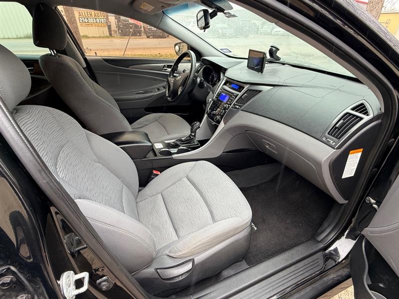 Hyundai Sonata Hybrid Sedan 2013