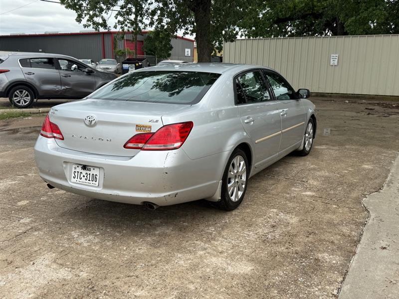 Toyota Avalon XL 2010