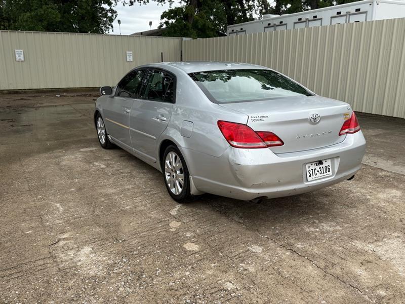 Toyota Avalon XL 2010