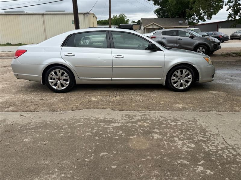 Toyota Avalon XL 2010