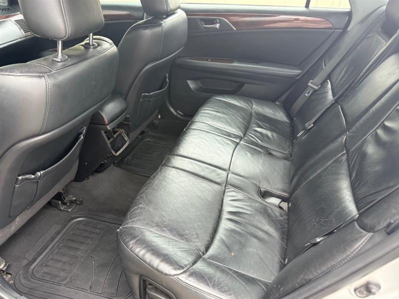 Toyota Avalon XL 2010