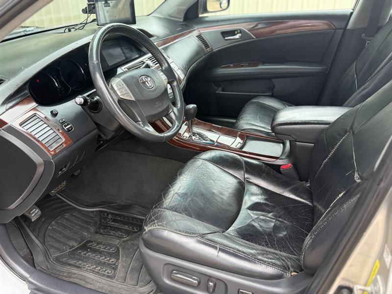 Toyota Avalon XL 2010