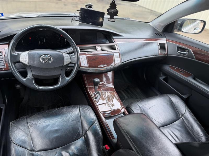 Toyota Avalon XL 2010