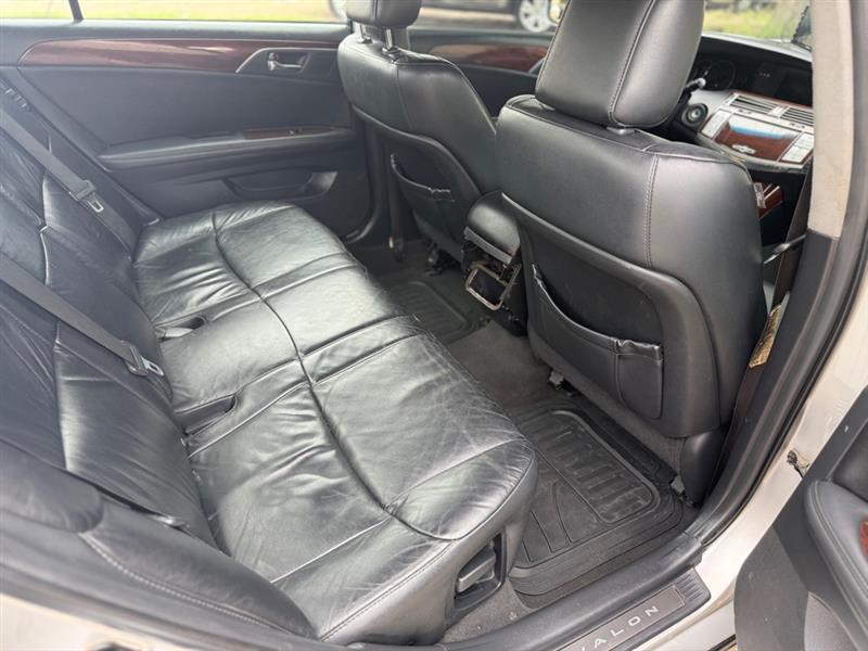 Toyota Avalon XL 2010