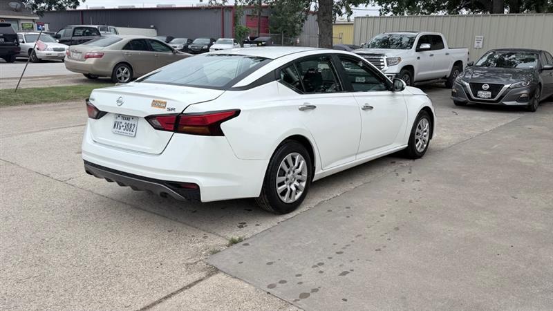 Nissan Altima  2019