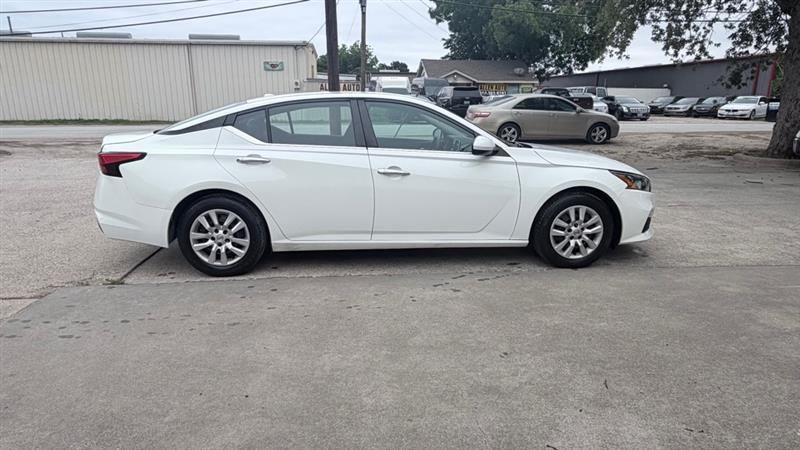 Nissan Altima  2019