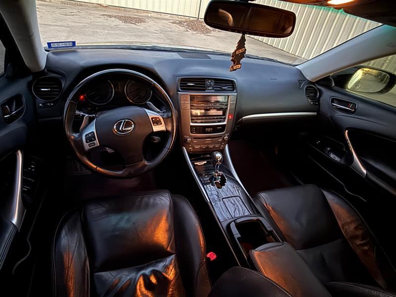 Lexus IS 250 RWD 2011
