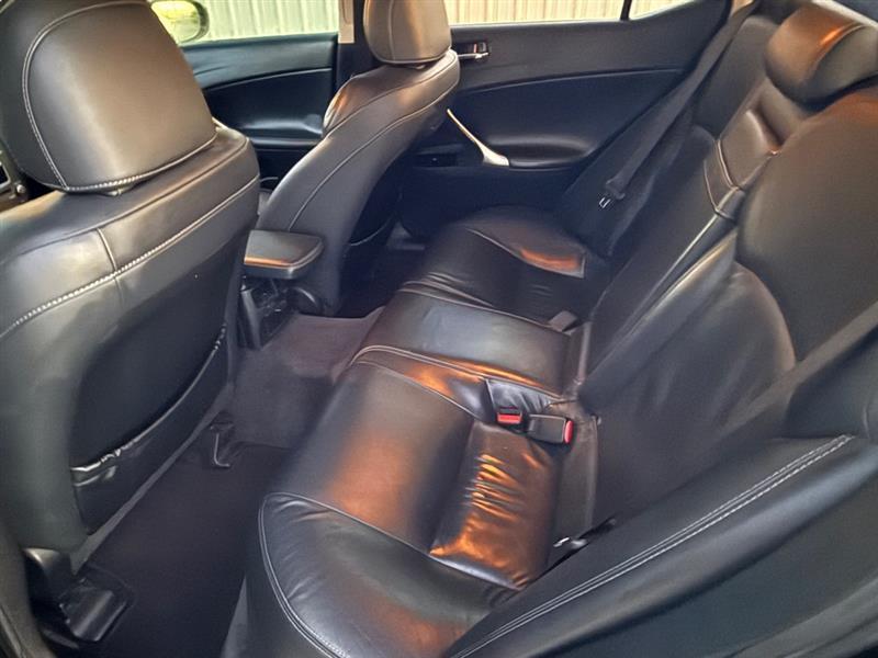 Lexus IS 250 RWD 2011