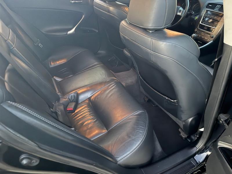 Lexus IS 250 RWD 2011
