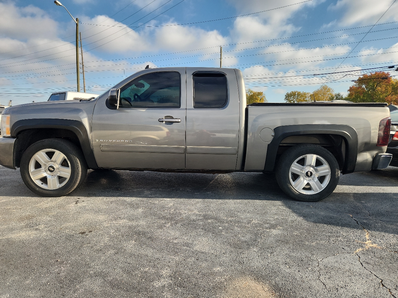 2007 Chevrolet Silverado 1500 Work Truck Ext. Cab Short Box 4WD