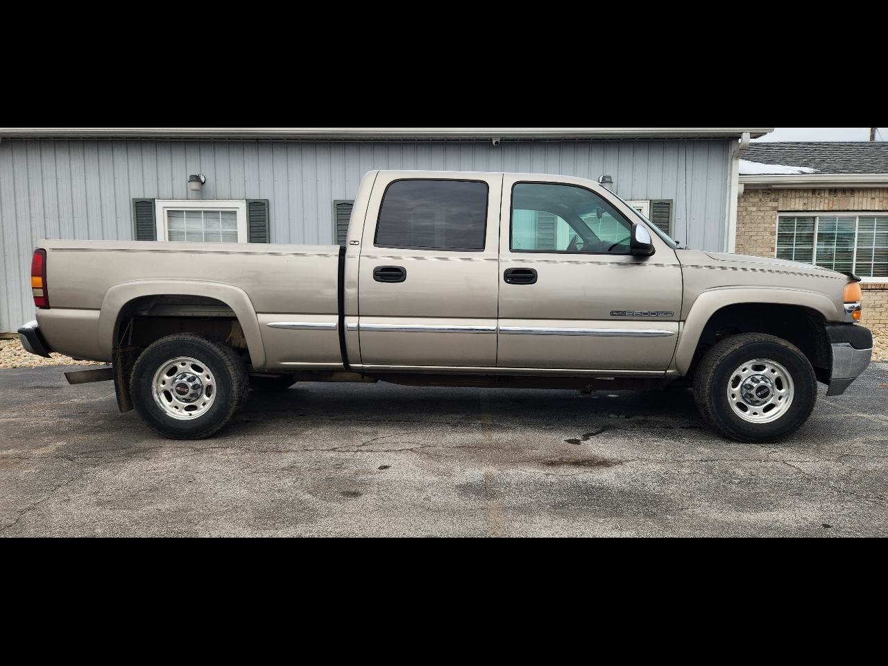2001 GMC Sierra 2500HD SL Crew Cab Long Bed 2WD