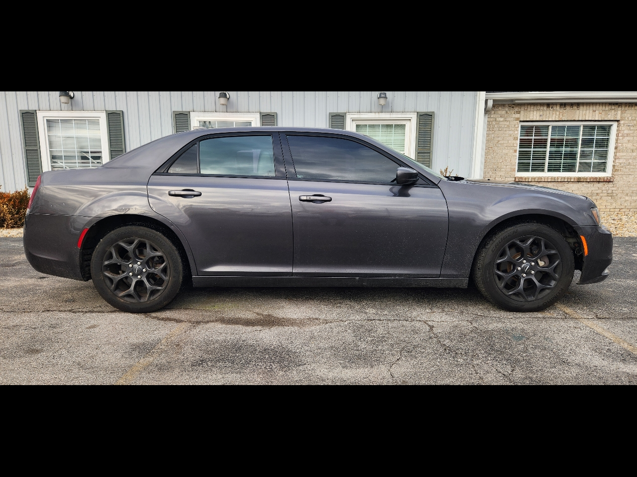 2019 Chrysler 300 S's photo