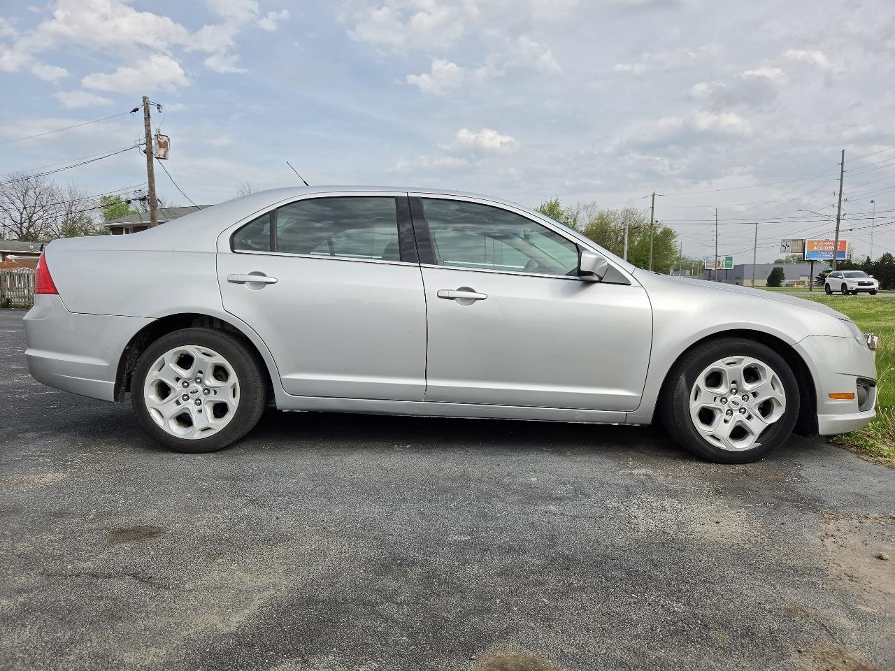 Ford Fusion I4 SE 2011