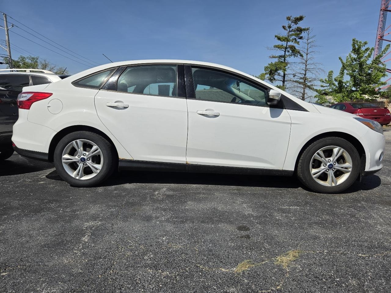 Ford Focus SE Sedan 2013