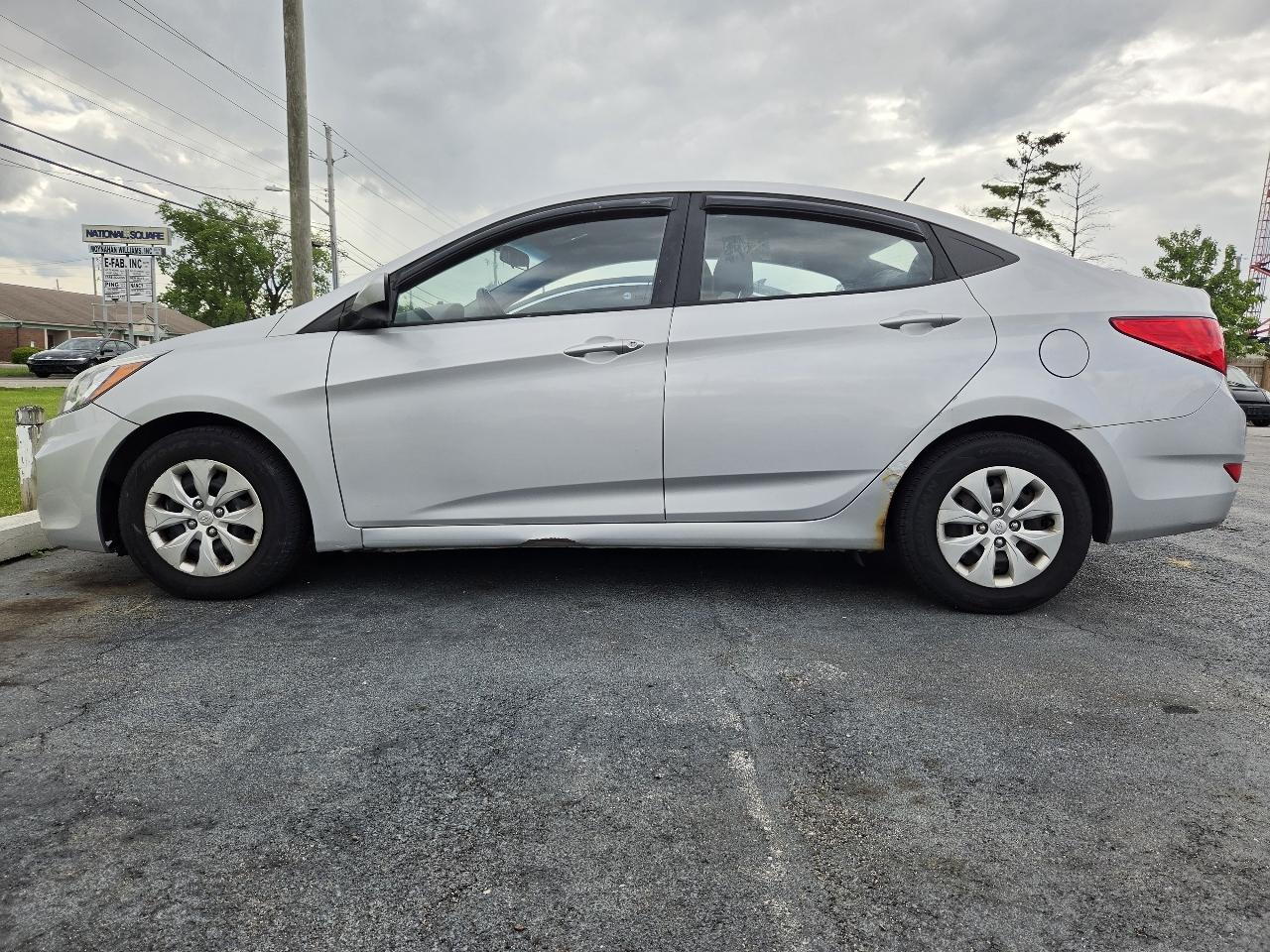 2016 Hyundai Accent SE 4-Door 6A