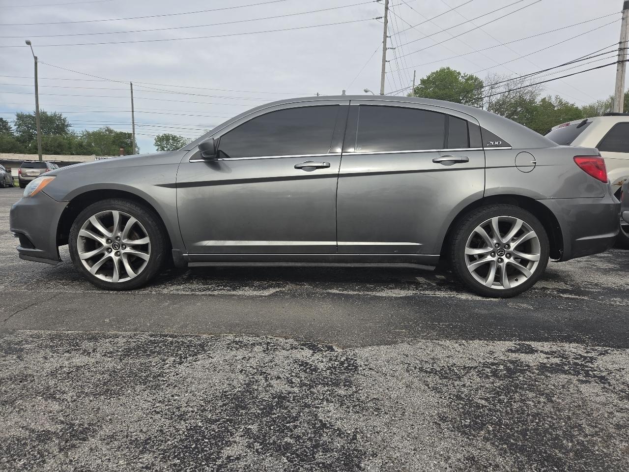 Chrysler 200 Touring 2013
