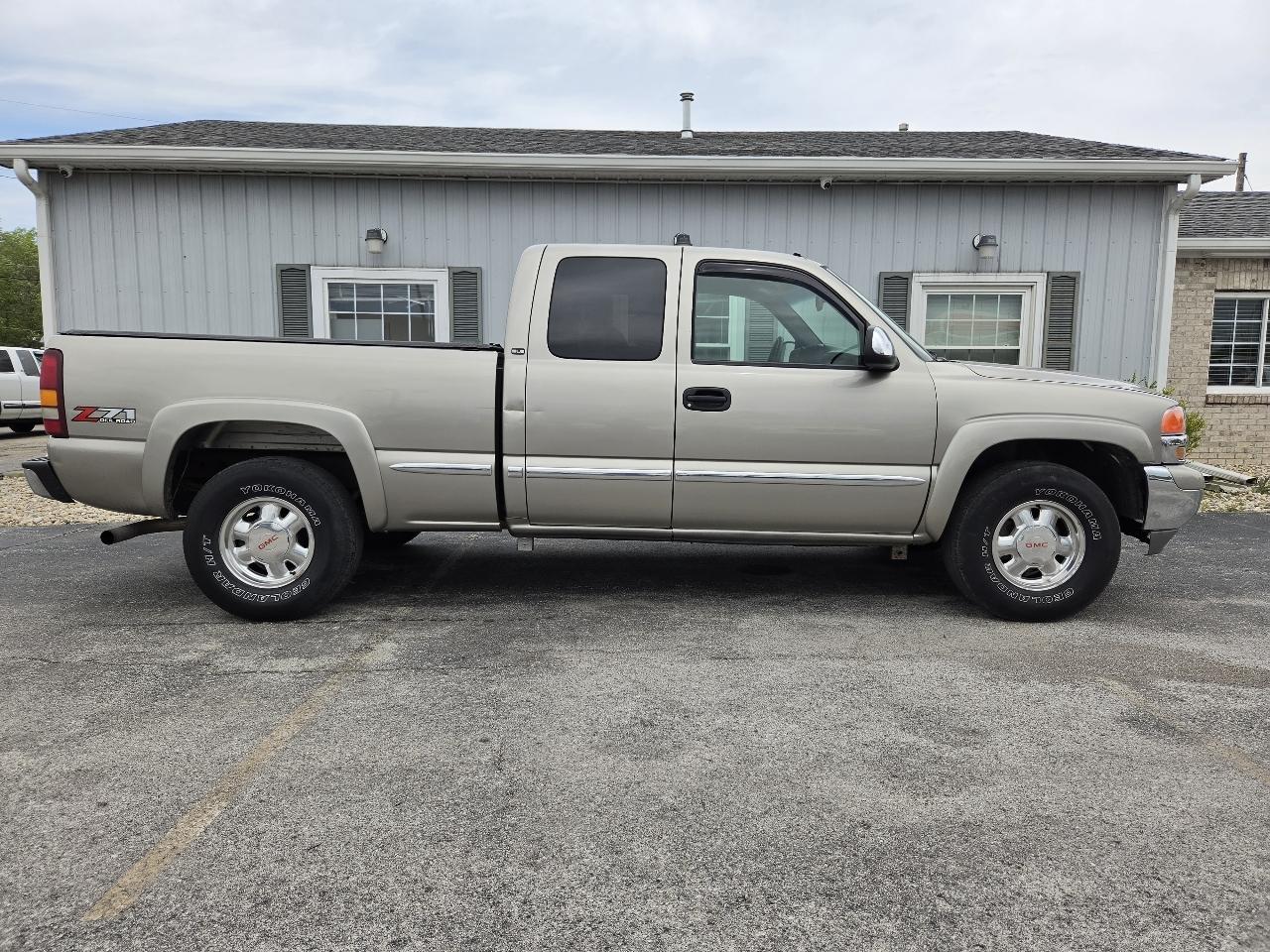 2002 GMC Sierra 1500 SL Ext. Cab Short Bed 4WD