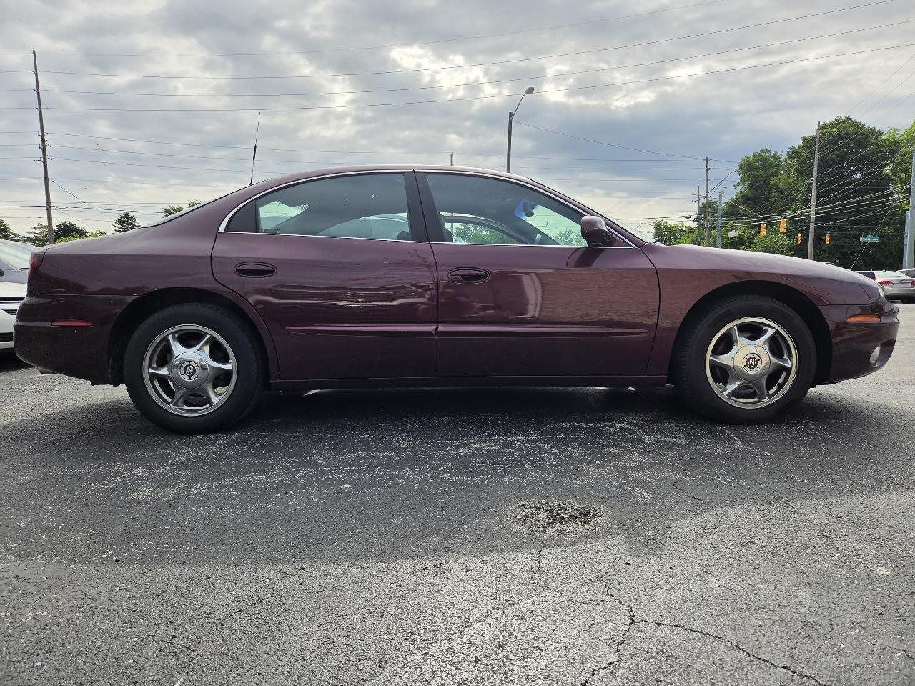 2003 Oldsmobile Aurora 4.0's photo