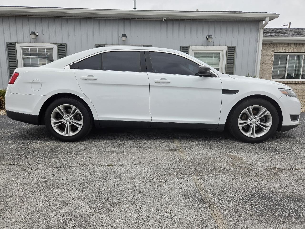 2015 Ford Taurus SE FWD